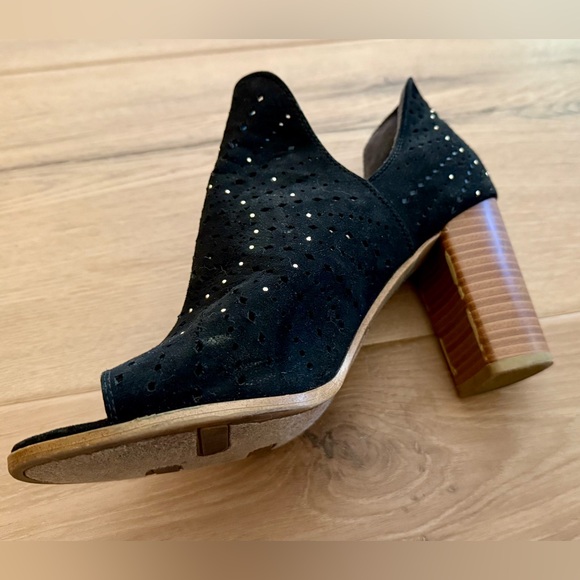 Fergalicious by Fergie Black Cut-Out Booties Size 9 - Picture 7 of 8